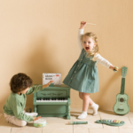 CLASSIC WORLD Vintage Music Set - Image 2