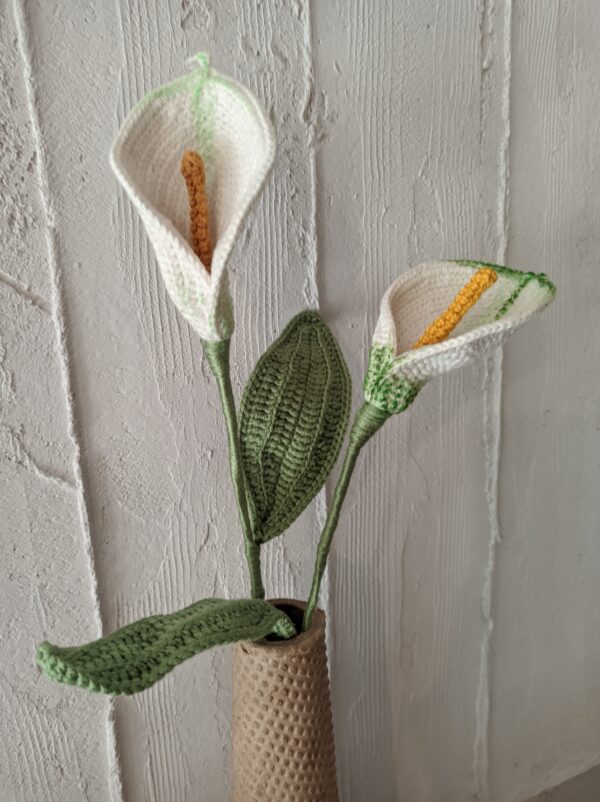 Random CraftWorks Πλεκτή Κάλλα - Crocheted Calla Lily - Image 4