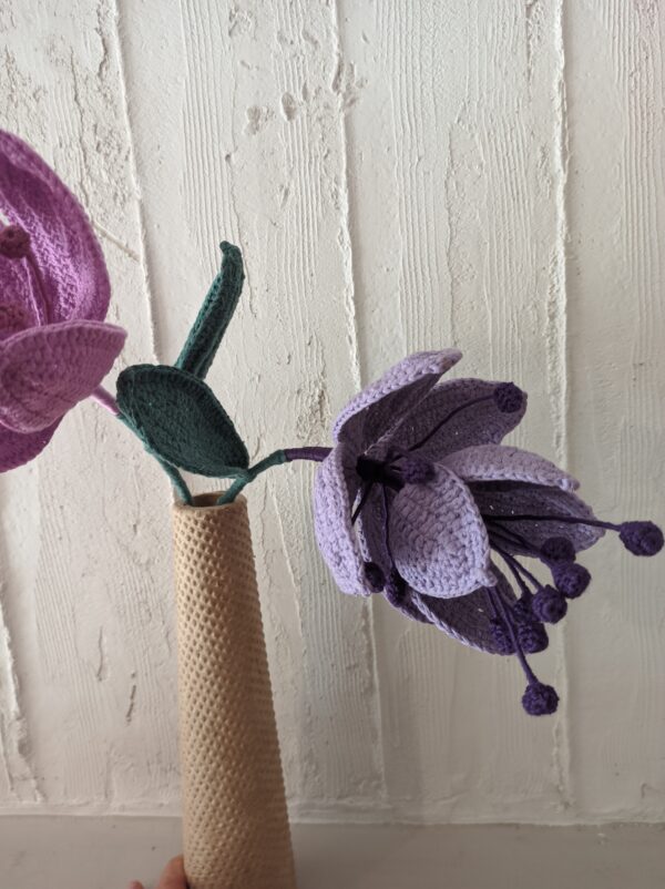 Random CraftWorks Πλεκτή Μεντινίλλα - Crocheted Medinilla Magnifica - Image 3