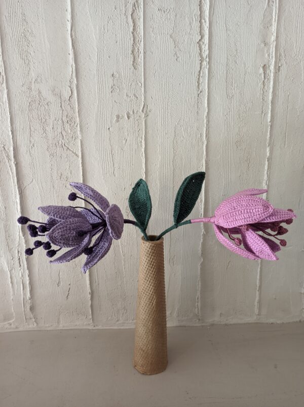 Random CraftWorks Πλεκτή Μεντινίλλα - Crocheted Medinilla Magnifica - Image 5
