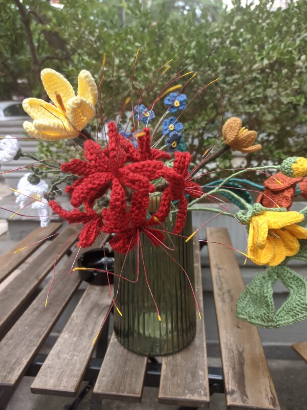 Random CraftWorks Πλεκτή Υμενοκαλλίδα (Κρίνος Αράχνη) - Crocheted Spider Lily - Image 3