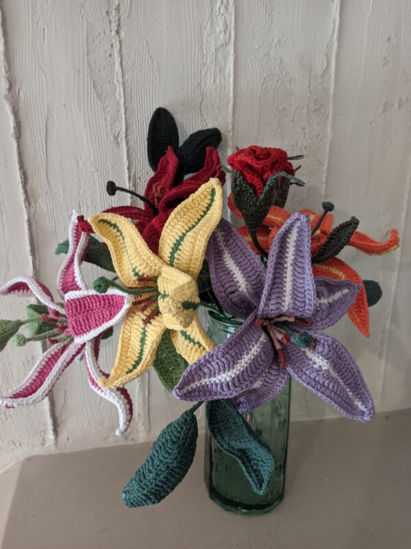 Random CraftWorks Πλεκτό Λίλιουμ με μπουμπούκι - Crocheted Lily with bud