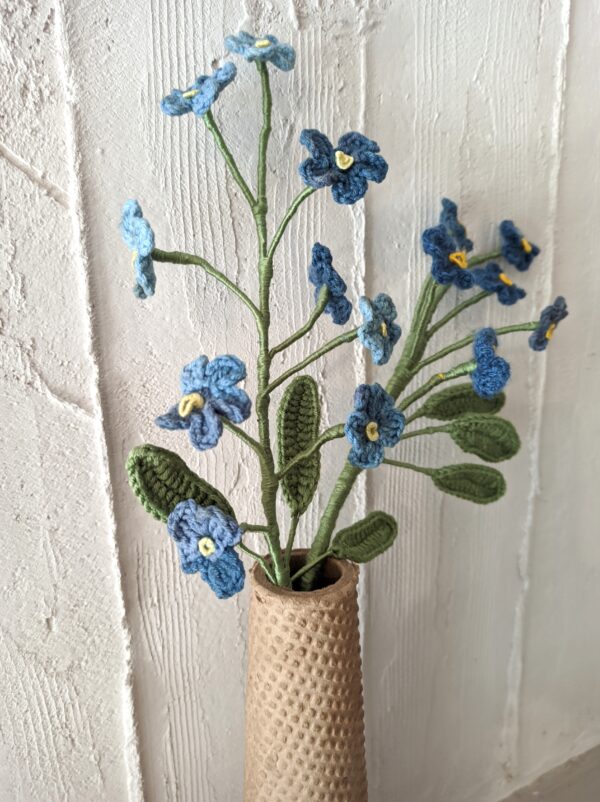 Random CraftWorks Πλεκτό Μη Με Λησμόνει - Crocheted Forget Me Not flower - Image 5