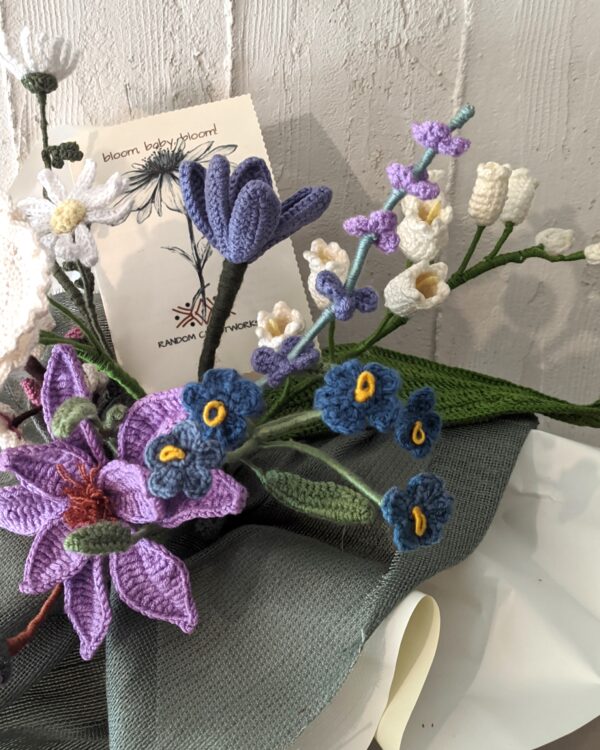 Random CraftWorks Πλεκτό Μη Με Λησμόνει - Crocheted Forget Me Not flower - Image 2