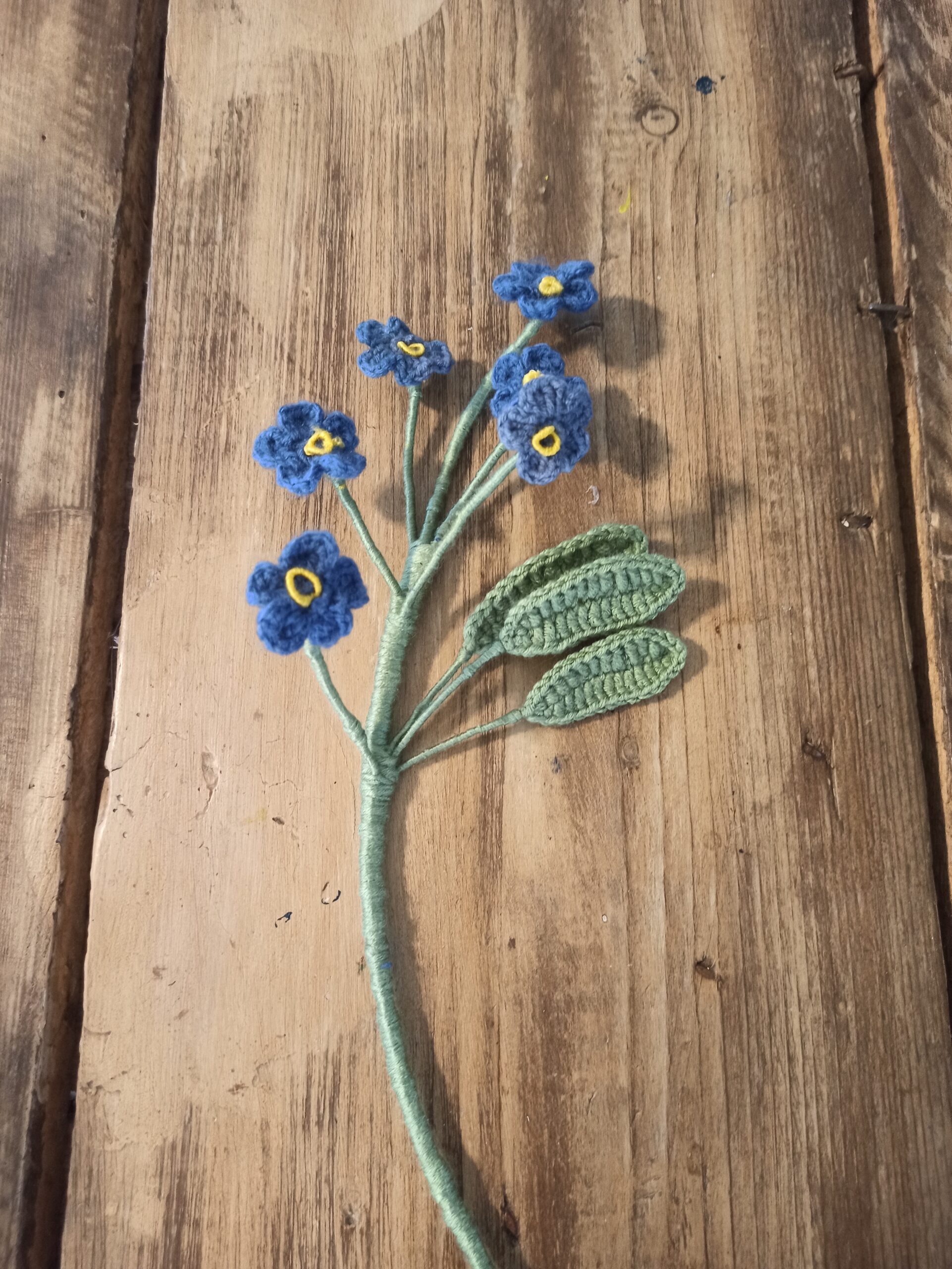 Random CraftWorks Πλεκτό Μη Με Λησμόνει - Crocheted Forget Me Not flower - Image 3