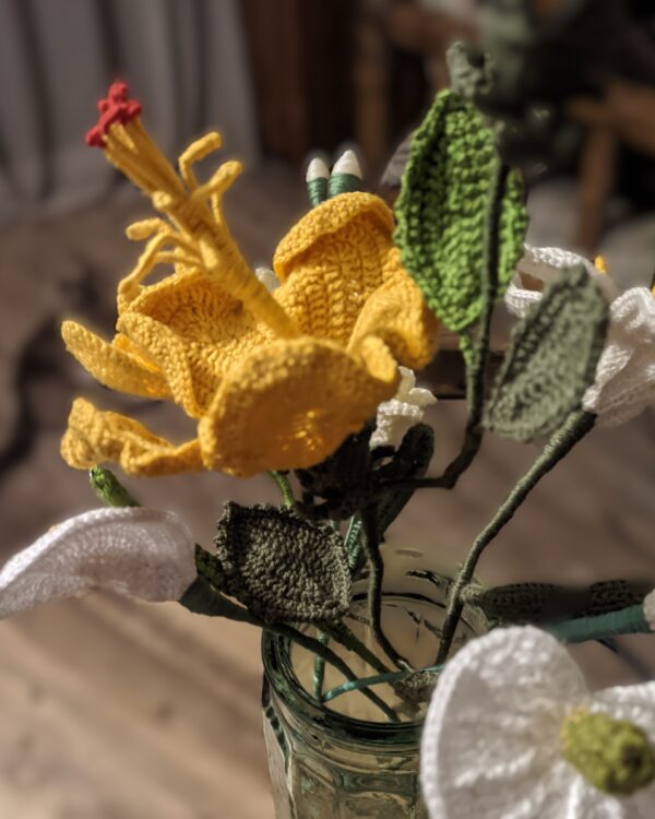 Random CraftWorks Πλεκτός Ιβίσκος - Crocheted Hibiscus