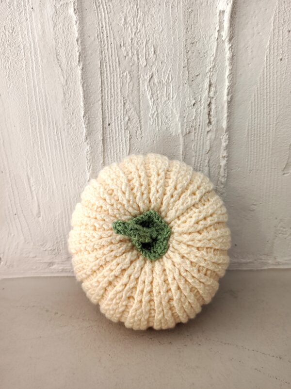 Random CraftWorks Πλεκτή Κολοκύθα - Crocheted Pattypan Squash - Image 3