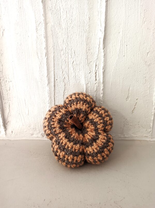 Random CraftWorks Πλεκτή Ριγέ Κολοκύθα - Crocheted Striped Pumpkin
