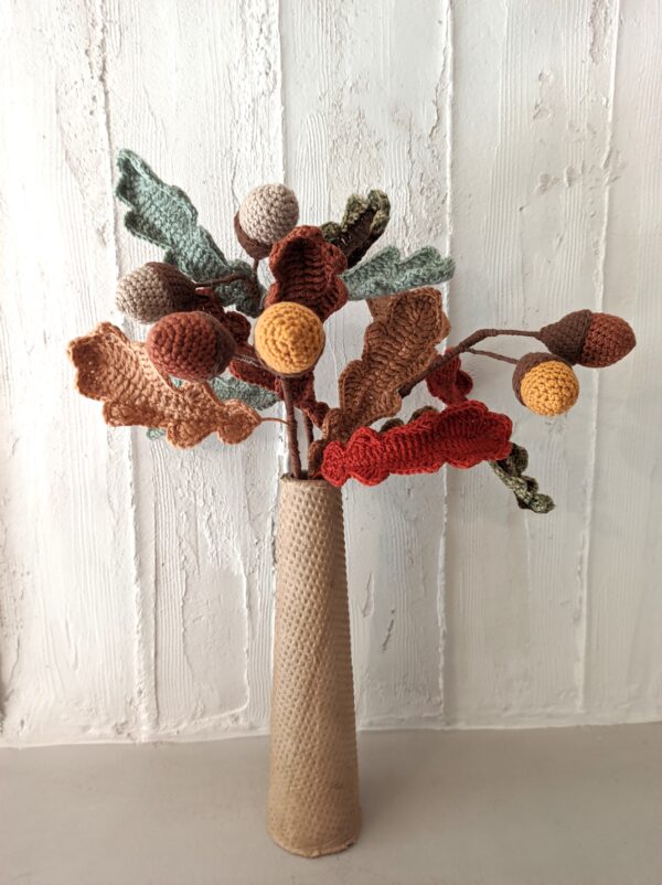 Random CraftWorks Πλεκτό Κλαδί Βελανιδιάς με Βελανίδια - Crocheted Oak Branch with Acorns