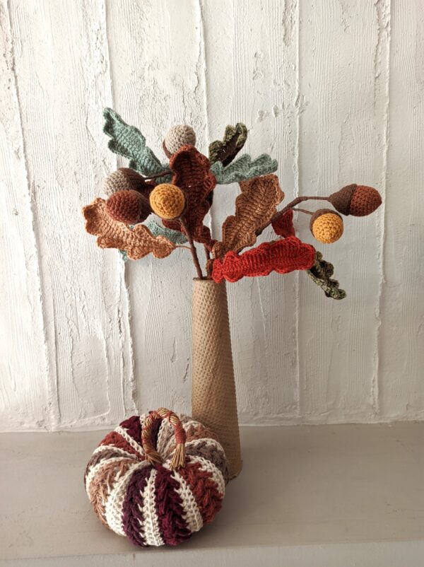 Random CraftWorks Πλεκτό Κλαδί Βελανιδιάς με Βελανίδια - Crocheted Oak Branch with Acorns - Image 6