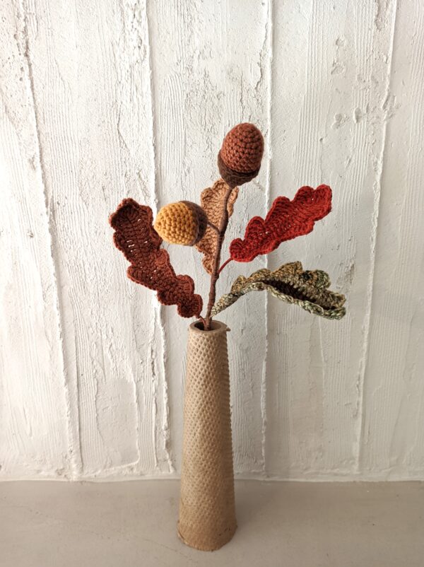 Random CraftWorks Πλεκτό Κλαδί Βελανιδιάς με Βελανίδια - Crocheted Oak Branch with Acorns - Image 3